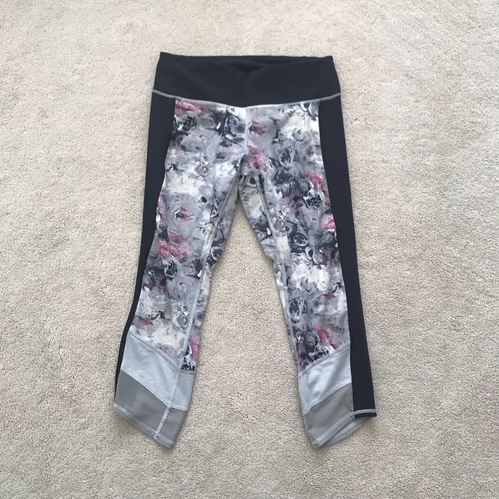 Lululemon. If You’re Lucky Crop. Moody Mirage.